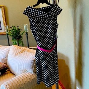 NWT Tahari polka dot dress with pink patent leather detachable belt - size 10P